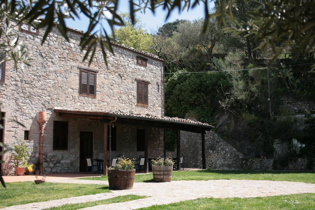 L'Antico Casale Guest House โปลิซซี เจเนโรซา ภายนอก รูปภาพ
